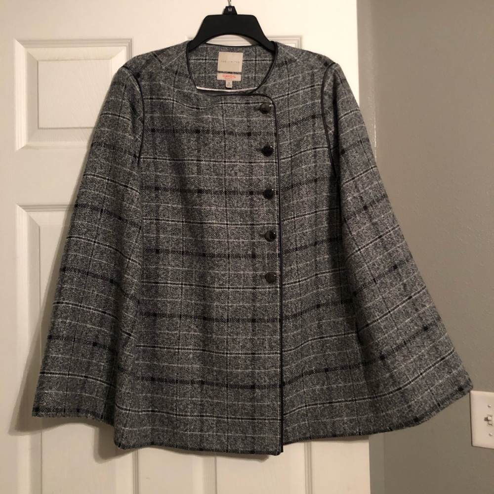The limited Scandal line cape